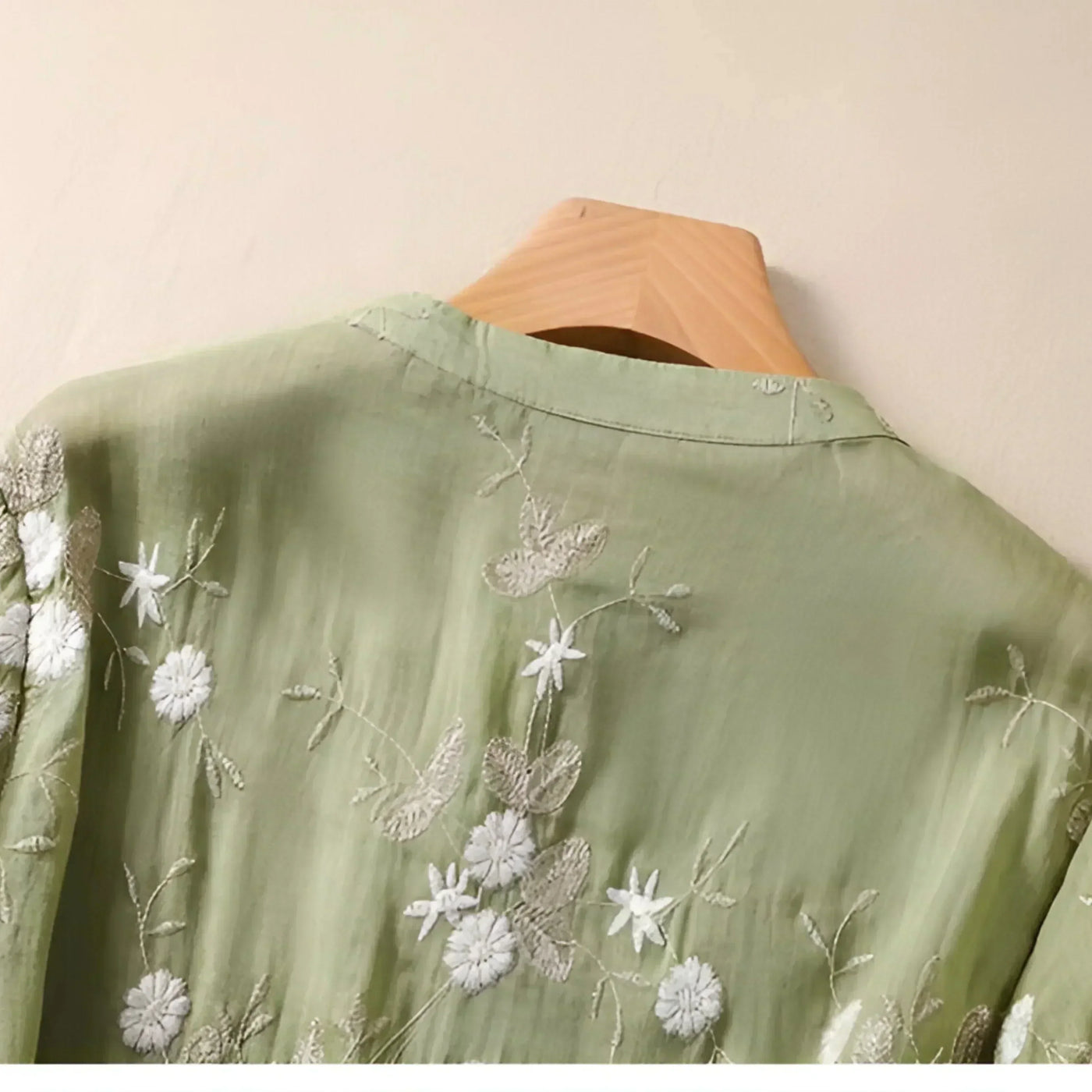 Celest | Floral Gestickte Baumwollbluse